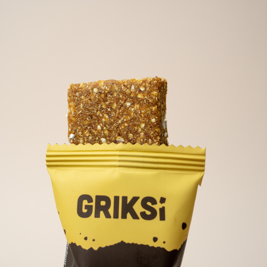 Diedzētu griķu batoniņi – ananasu, kaste 24 gab.